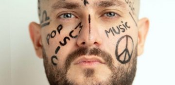 Yekə-yekə kişilər, arvadlar  müğənni tumanı müzakirə edirlər - Murad Arif (müsahibə)