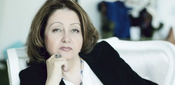 Sevgiyə əyilən çinar