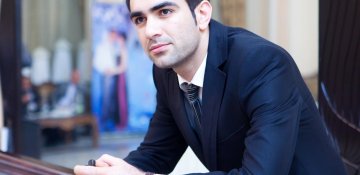 Yolda çarəsiz itə kömək etmək istədim… Şəhriyar yazır