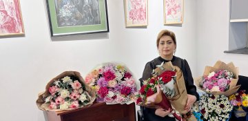 İstedadlı rəssam Vəfa Allahyarovanın “Fikir, hisslər və cizgilər” adlı fərdi sərgisi açılıb